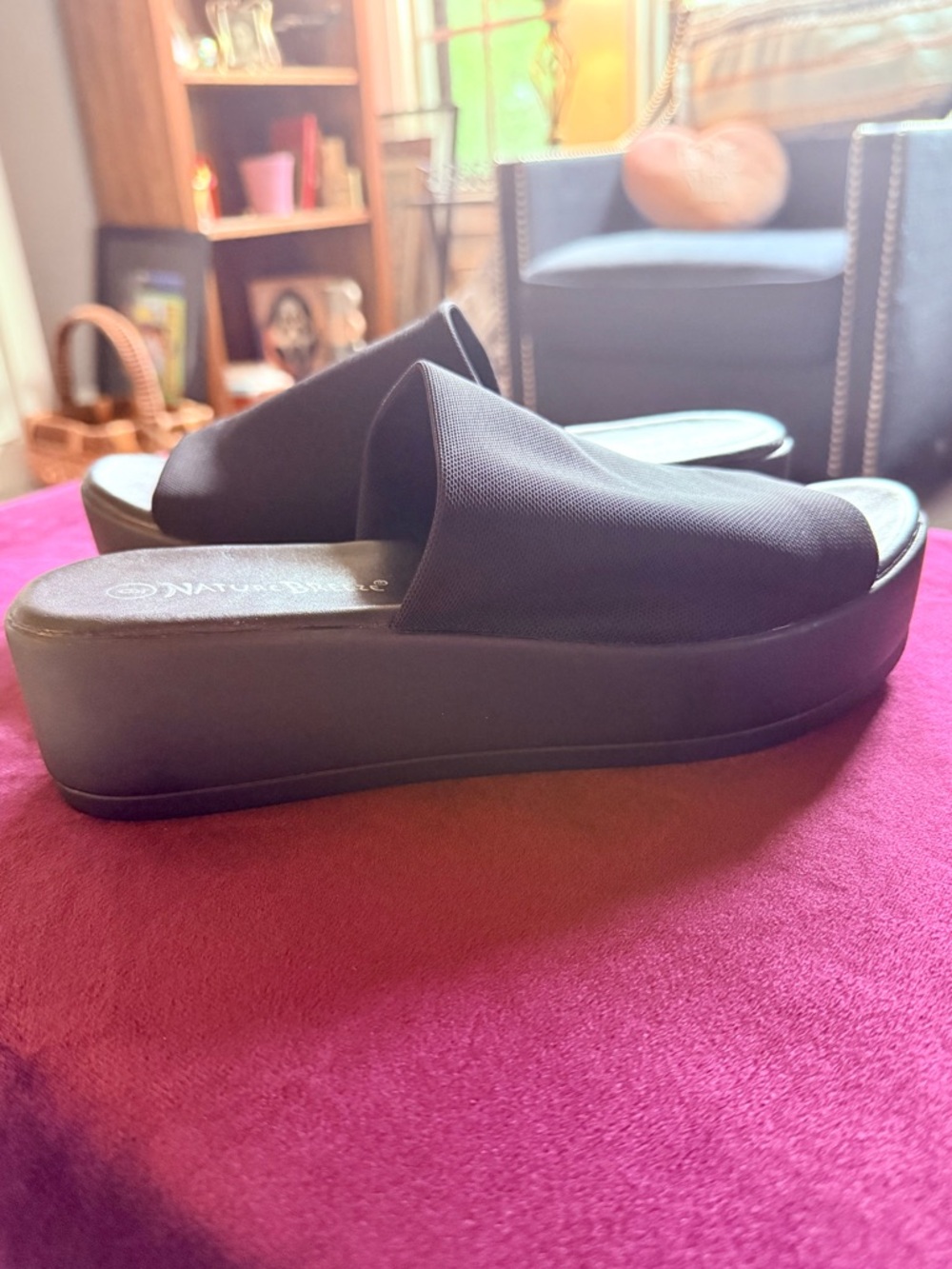 90’s Vibe Black Platform Slide Sandals - Nature Breeze - Picture 3 of 4